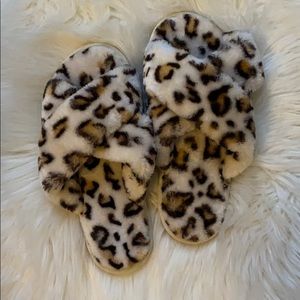 Women’s white leopard slippers